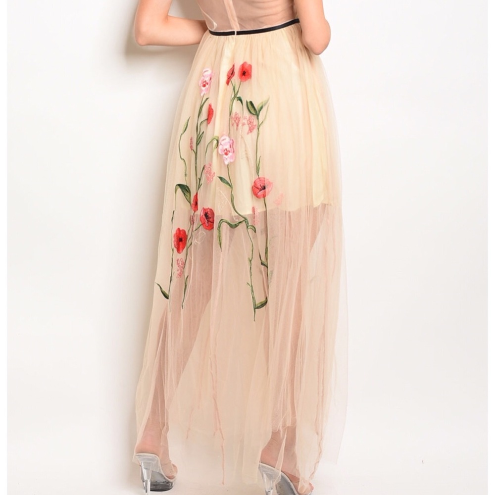 🌺🌺🌺 VINTAGE FLOWER EMBROIDERY NUDE DRESS🌺🌺🌺 - Picture 7 of 8